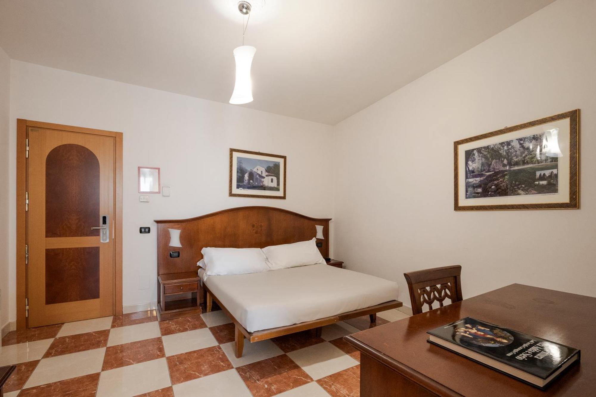 Hotel Ungheria Varese 1946 Bagian luar foto