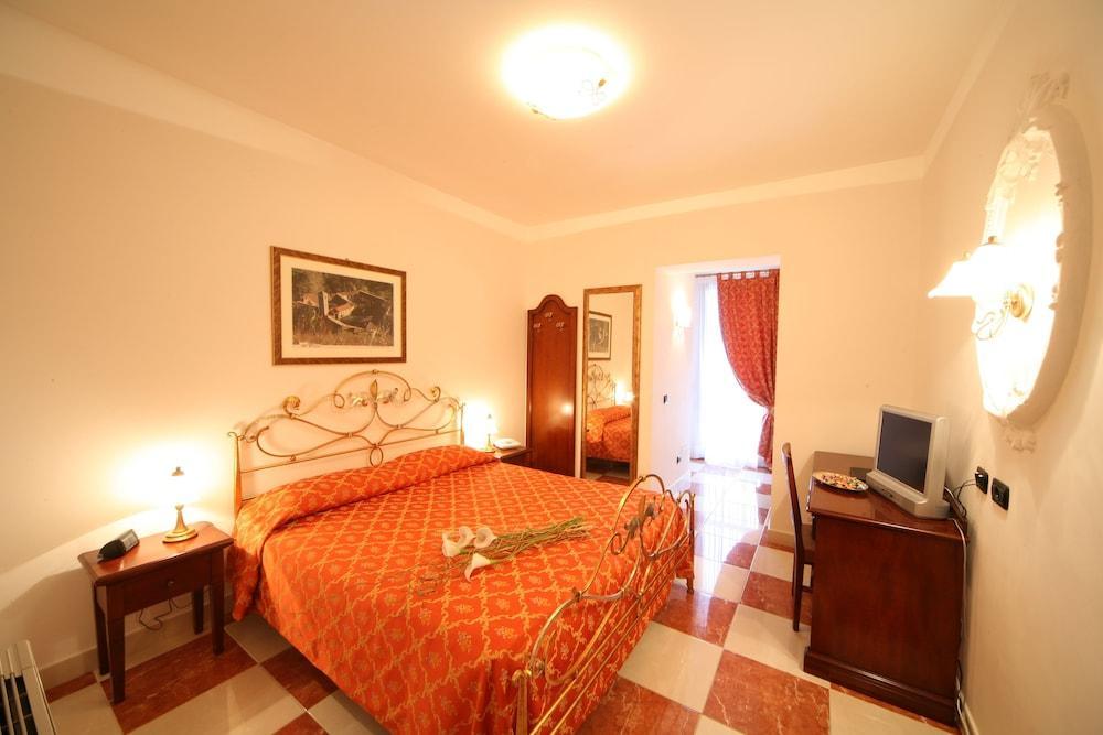 Hotel Ungheria Varese 1946 Bagian luar foto